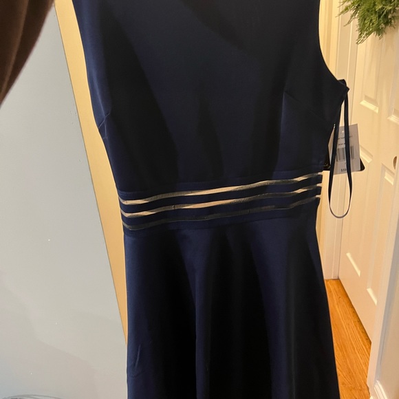 city triangles dress - Picture 3 of 12